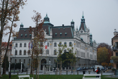 Ljubljana - Palača Univerze, pogled s parka