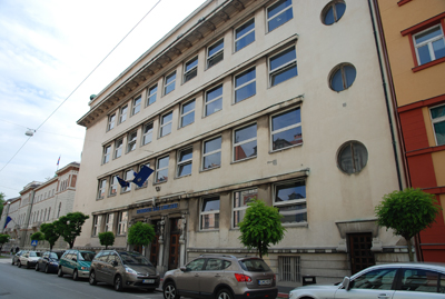 Ljubljana - Palača Ekonomske srednje šole, fasada ob Prešernovi cesti